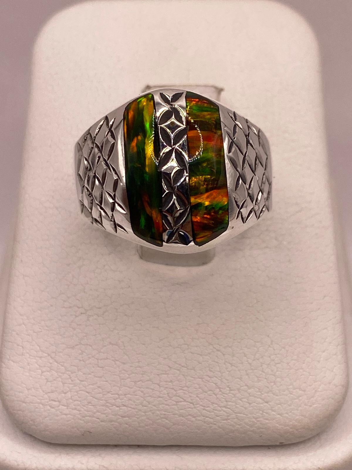 Anillo con Ópalo de Fuego Multicolor en Plata Ley .950