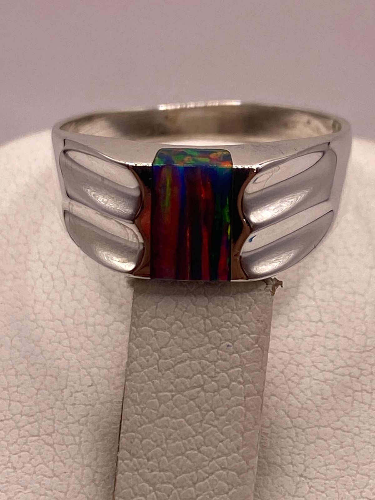 Anillo con Ópalo de Fuego Multicolor en Plata Ley .950