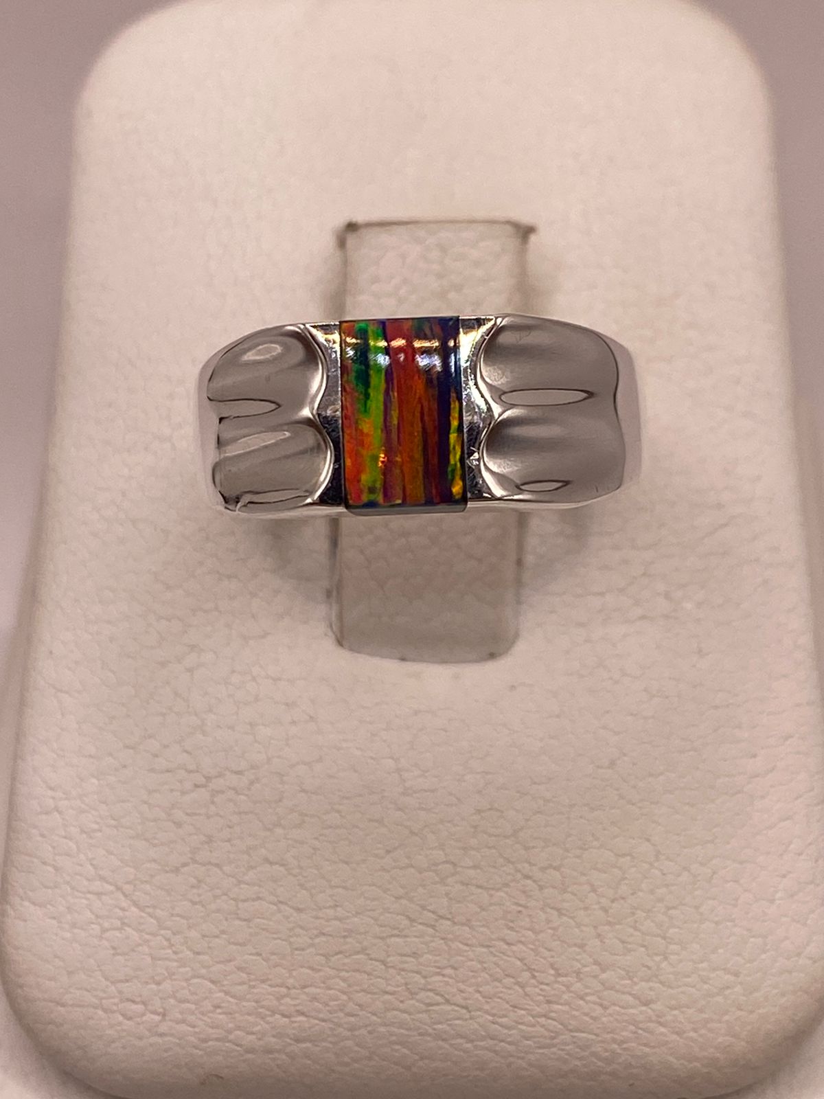Anillo con Ópalo de Fuego Multicolor en Plata Ley .950