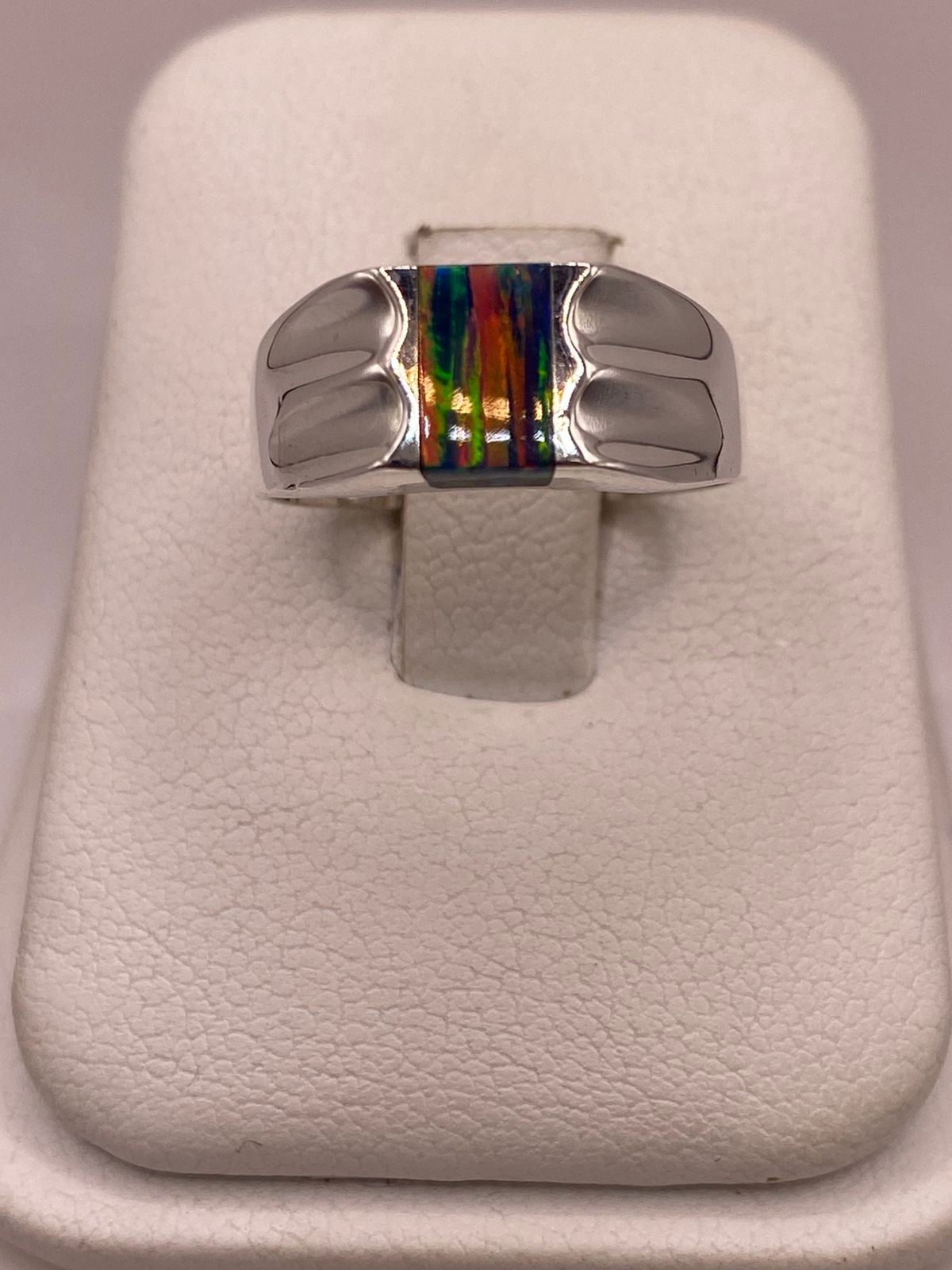 Anillo con Ópalo de Fuego Multicolor en Plata Ley .950