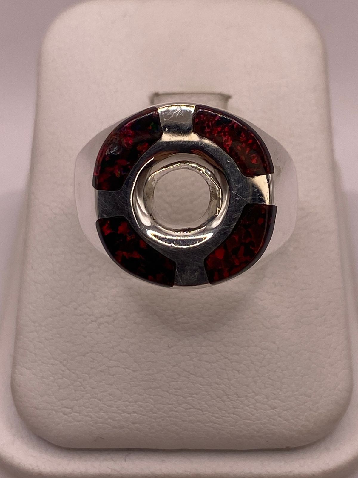 ANILLO DE ÓPALO DE FUEGO ROJO IRIDISCENTE EN PLATA LEY .925
