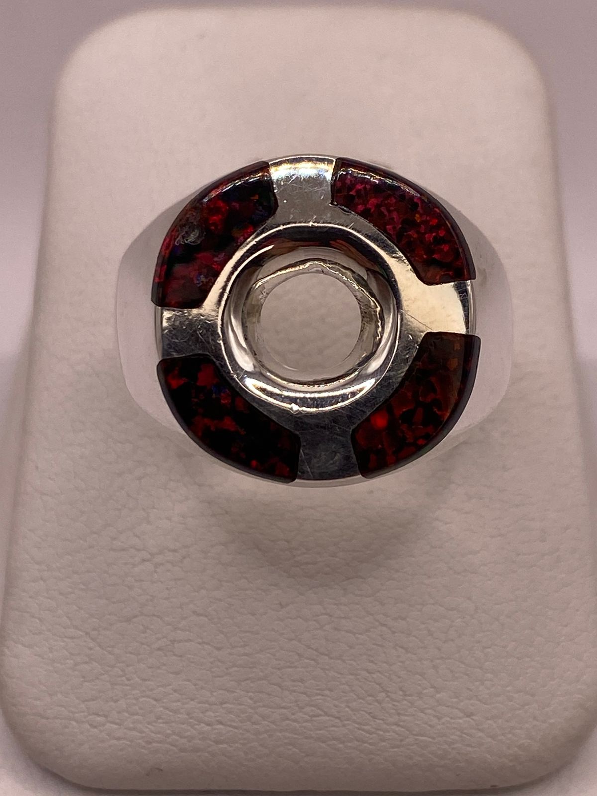 ANILLO DE ÓPALO DE FUEGO ROJO IRIDISCENTE EN PLATA LEY .925