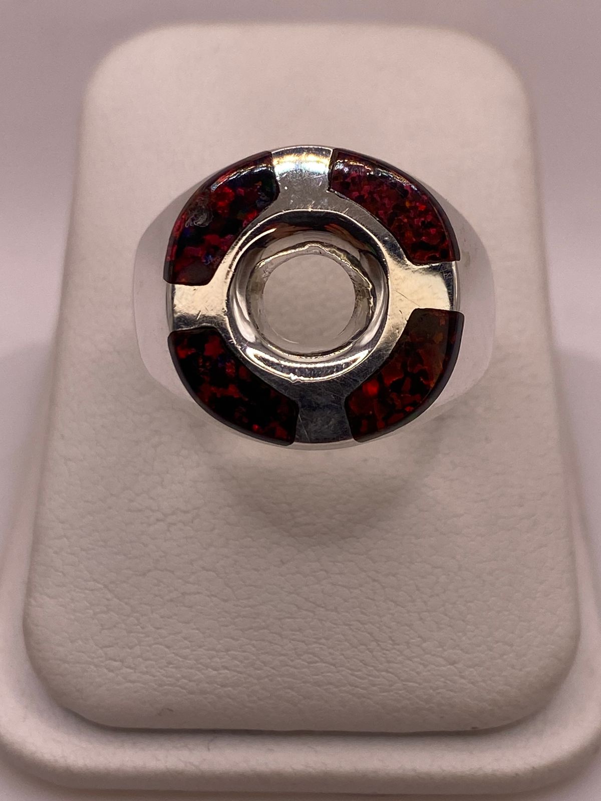 ANILLO DE ÓPALO DE FUEGO ROJO IRIDISCENTE EN PLATA LEY .925