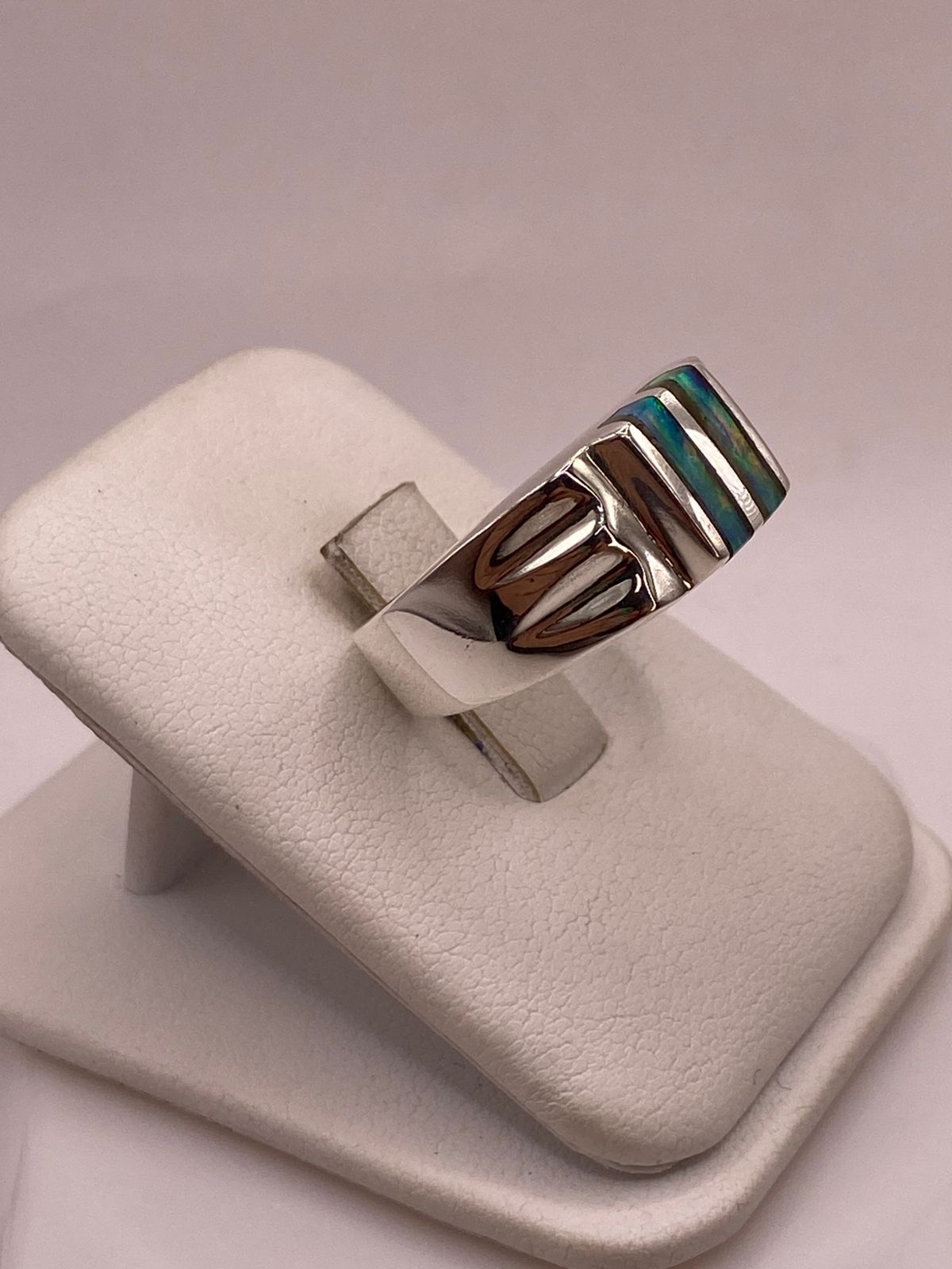 Anillo de Ópalo de Fuego Turquesa Iridiscente en Plata Ley .925