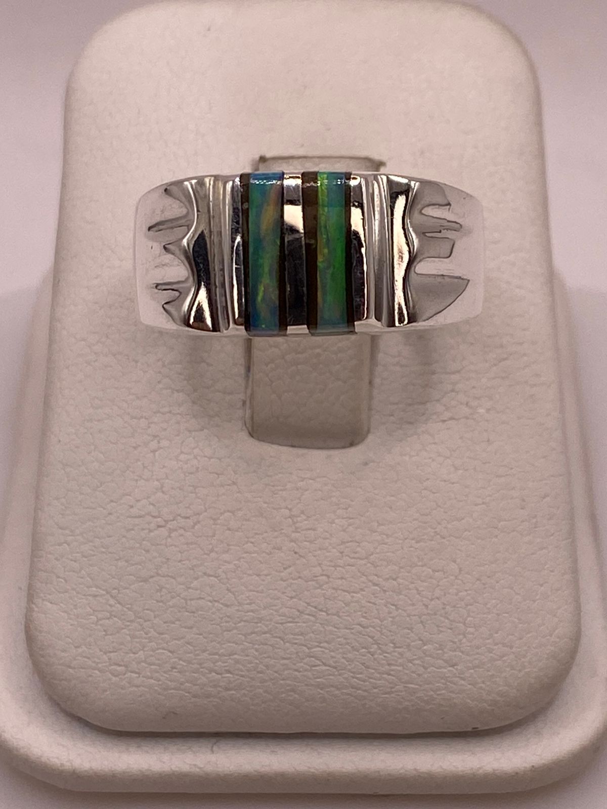 Anillo de Ópalo de Fuego Turquesa Iridiscente en Plata Ley .925
