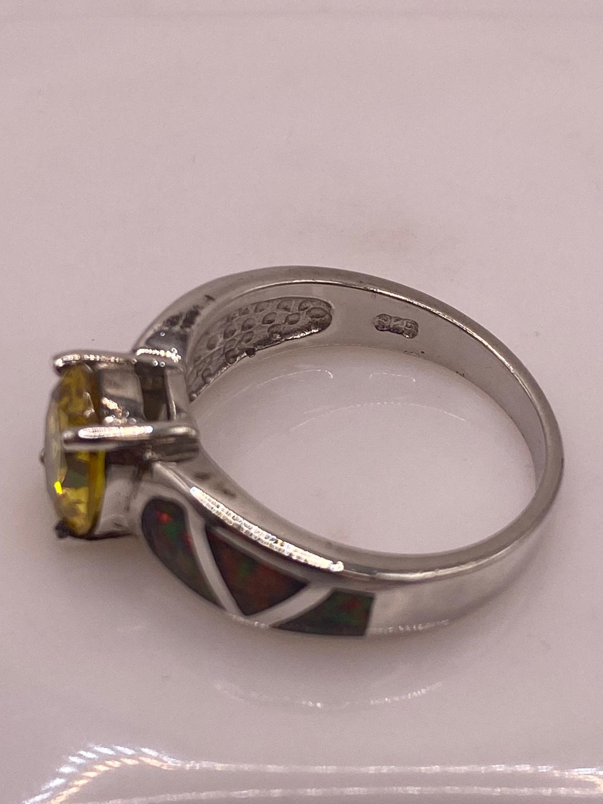 Anillo Ópalo Rojo Fuego & Zirconia Citrino Oval Plata 925