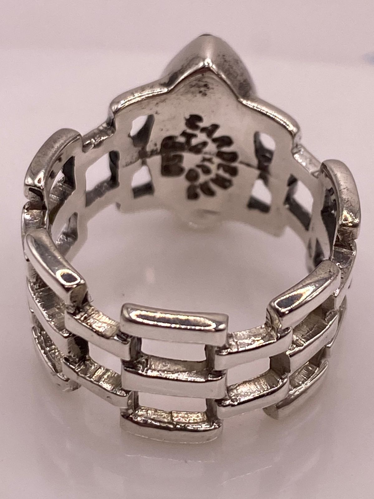 ANILLO DE ÓPALO VERDE Y AZUL TIPO MARQUESA EN PLATA LEY 950