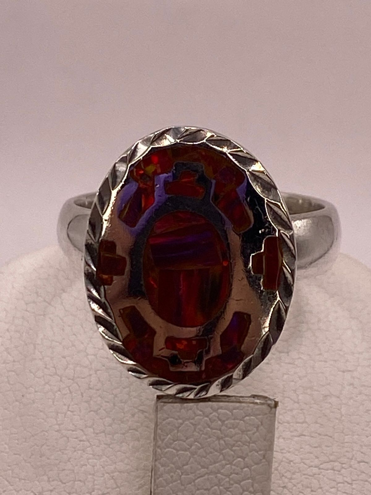 Anillo Ovalado de Plata Ley 950 con Ópalo de Fuego Rojo