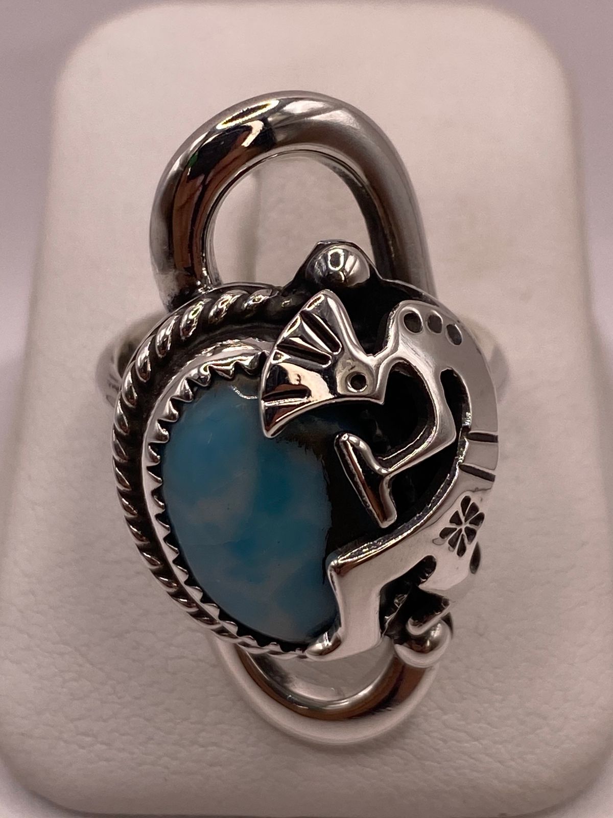 Anillo de Plata Ley 925 con Ágata Azul y Figura Kokopelli