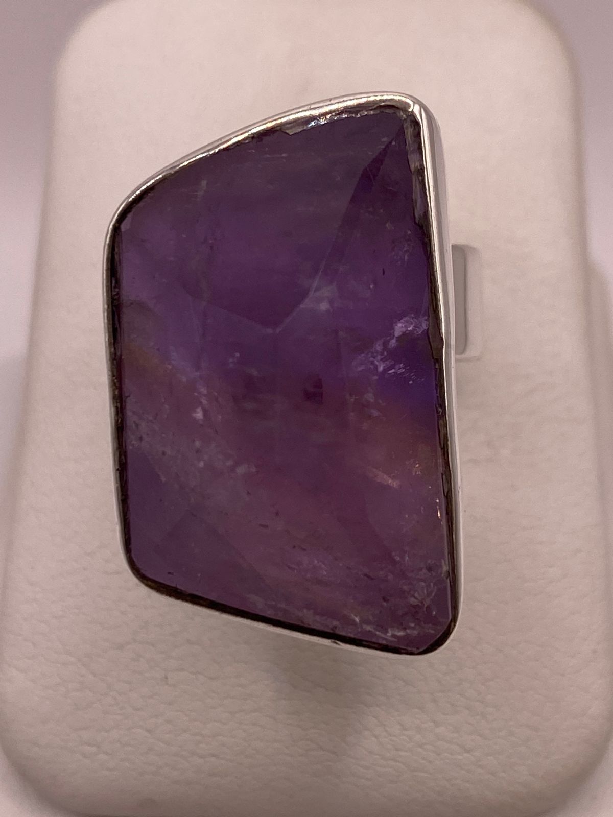 Anillo de Plata Ley 925 con Amatista Natural