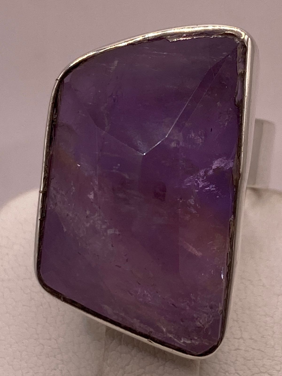 Anillo de Plata Ley 925 con Amatista Natural