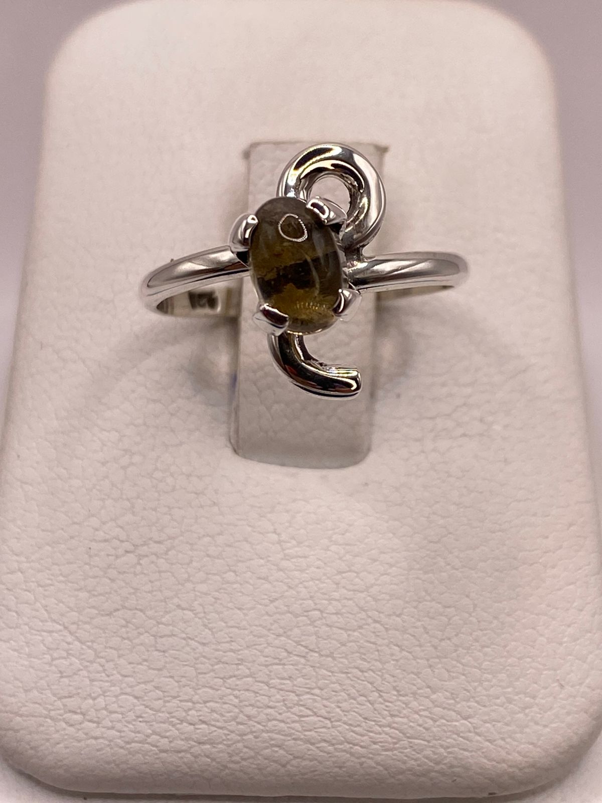 Anillo de Plata Ley 925 con Ámbar Ahumado