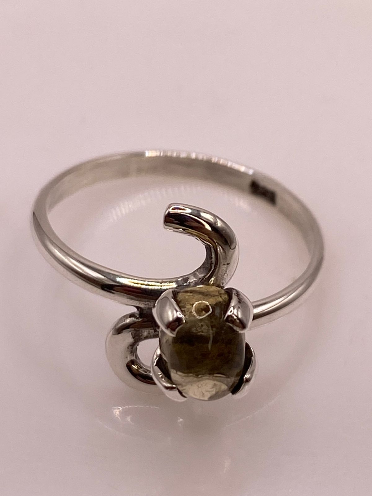 Anillo de Plata Ley 925 con Ámbar Ahumado