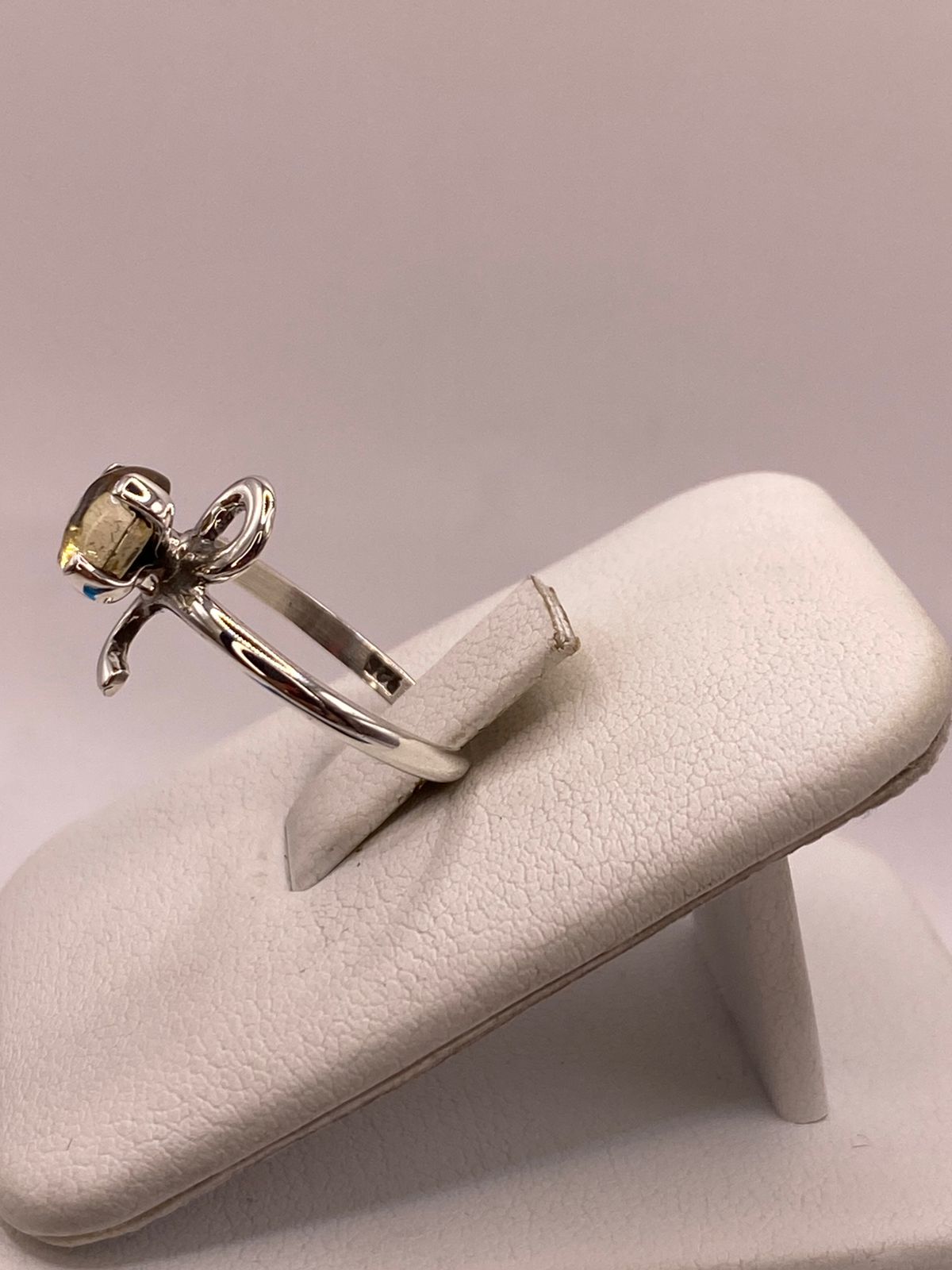 Anillo de Plata Ley 925 con Ámbar Ahumado