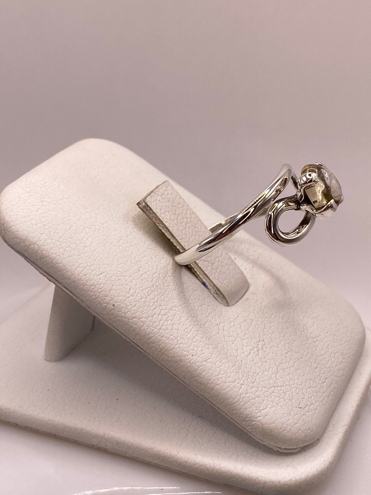 ANILLO DE PLATA LEY 925 CON ÁMBAR AHUMADO