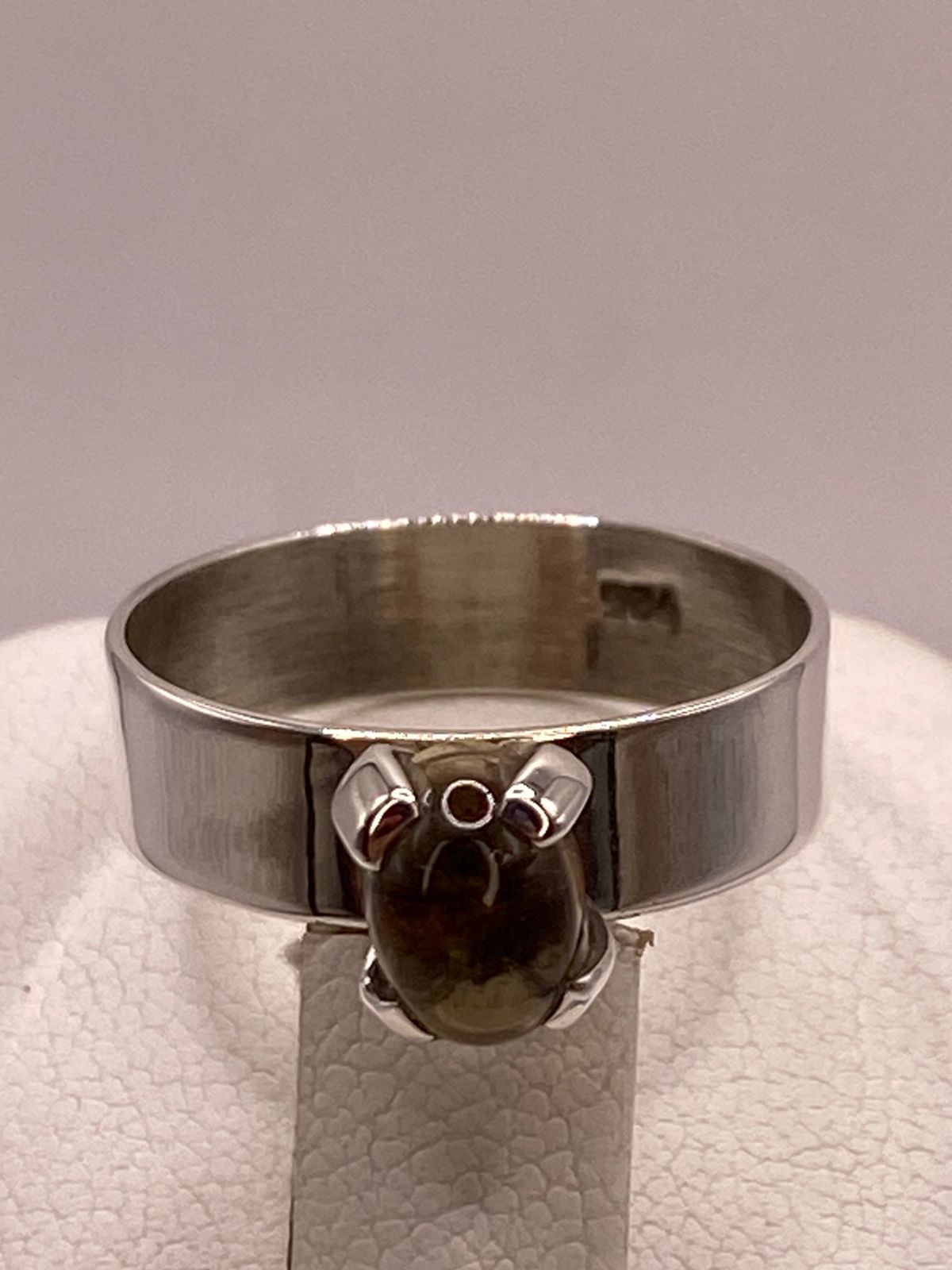 ANILLO DE PLATA LEY 925 CON ÁMBAR AHUMADO