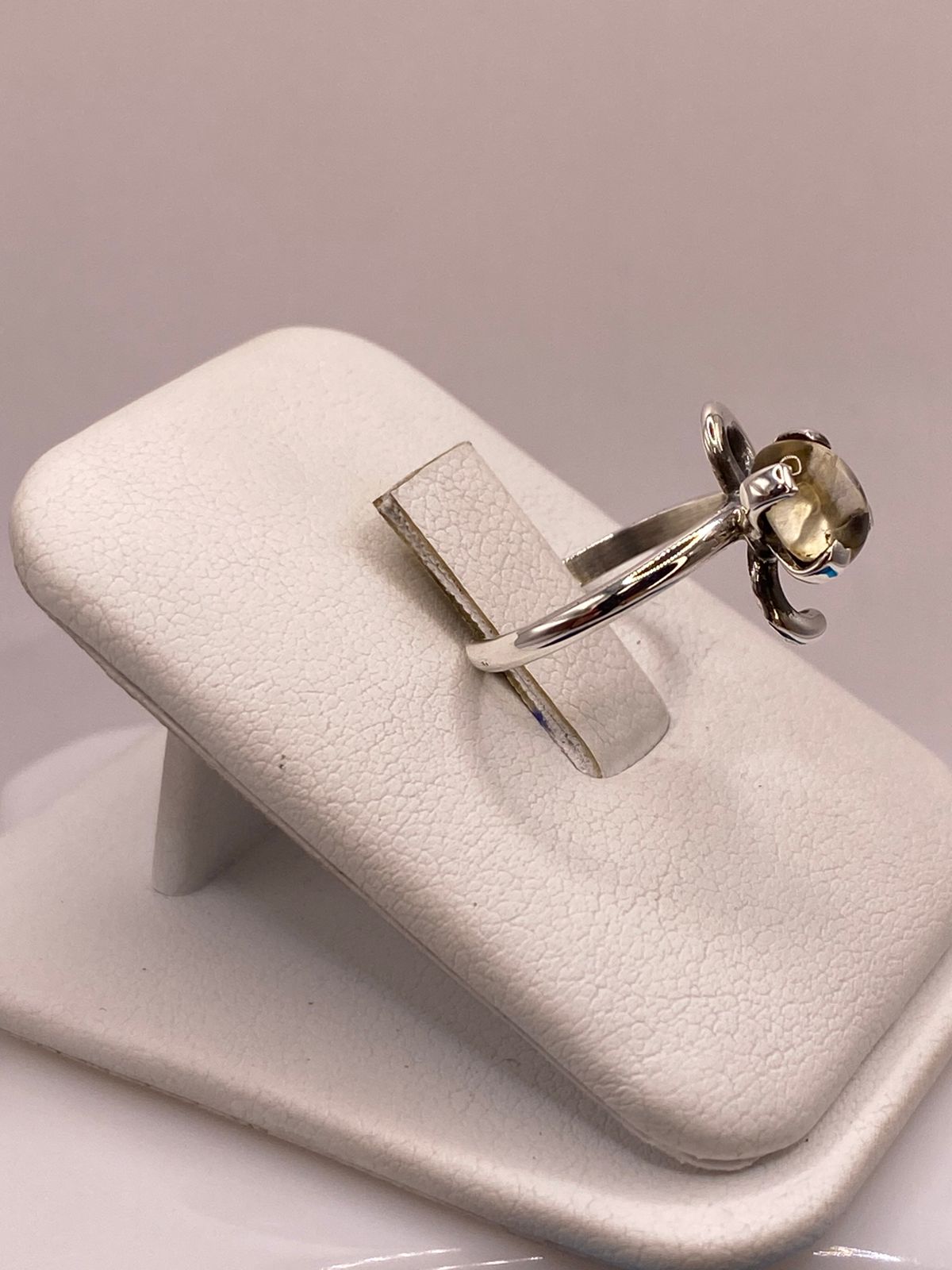 ANILLO DE PLATA LEY 925 CON ÁMBAR AHUMADO