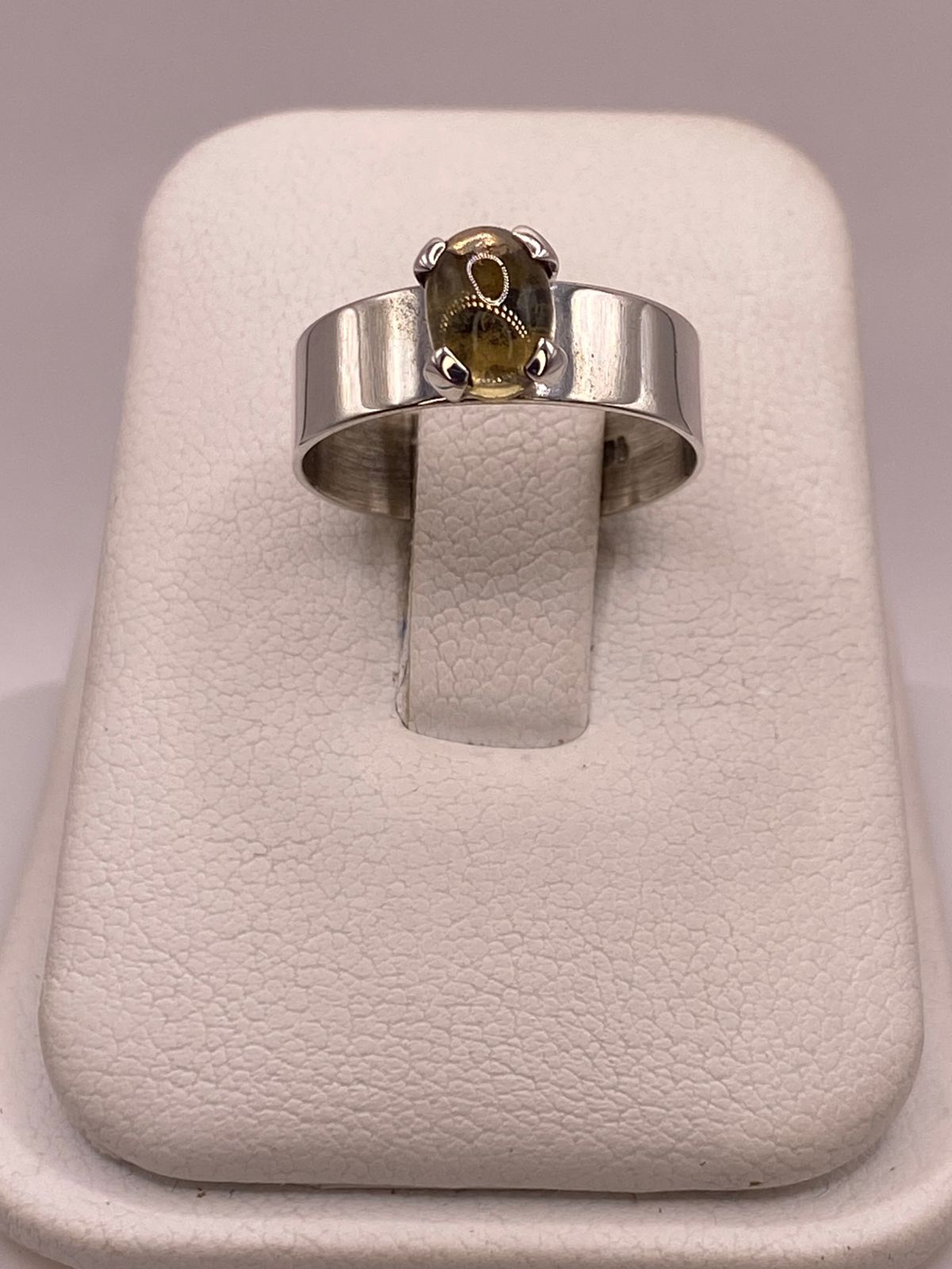 ANILLO DE PLATA LEY 925 CON ÁMBAR AHUMADO