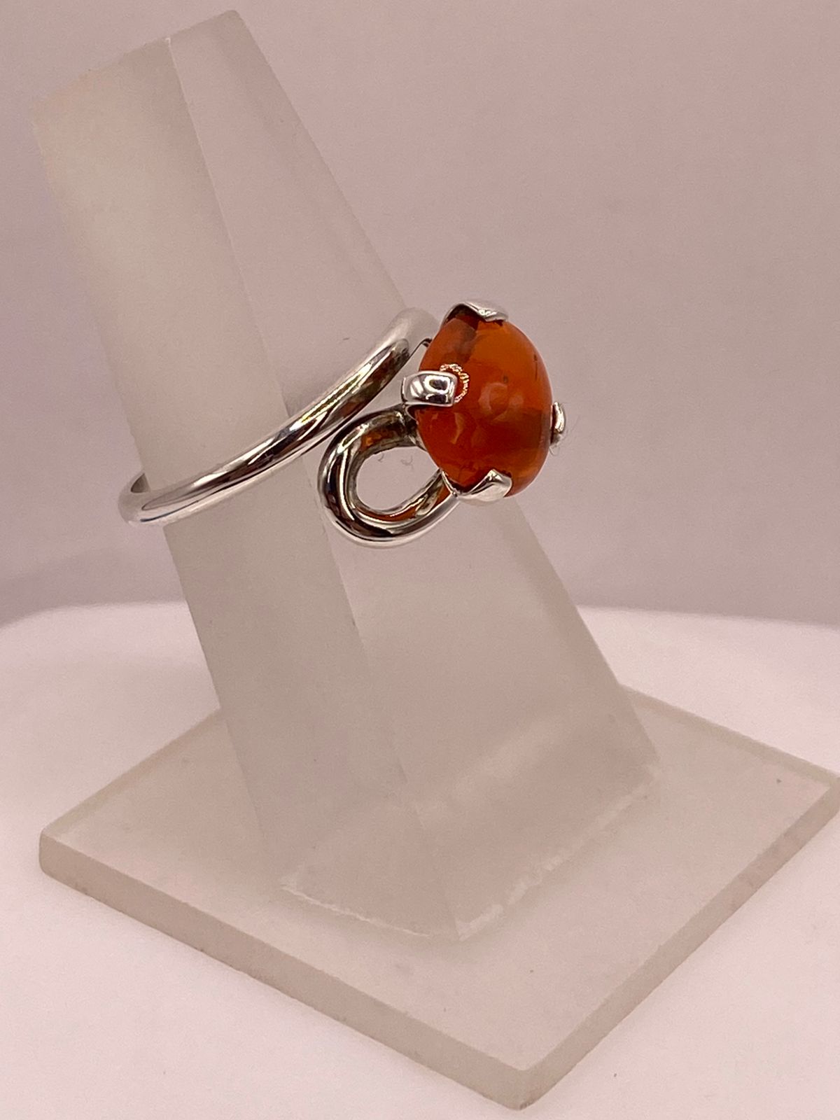 Anillo de Plata Ley 925 con Ámbar Natural