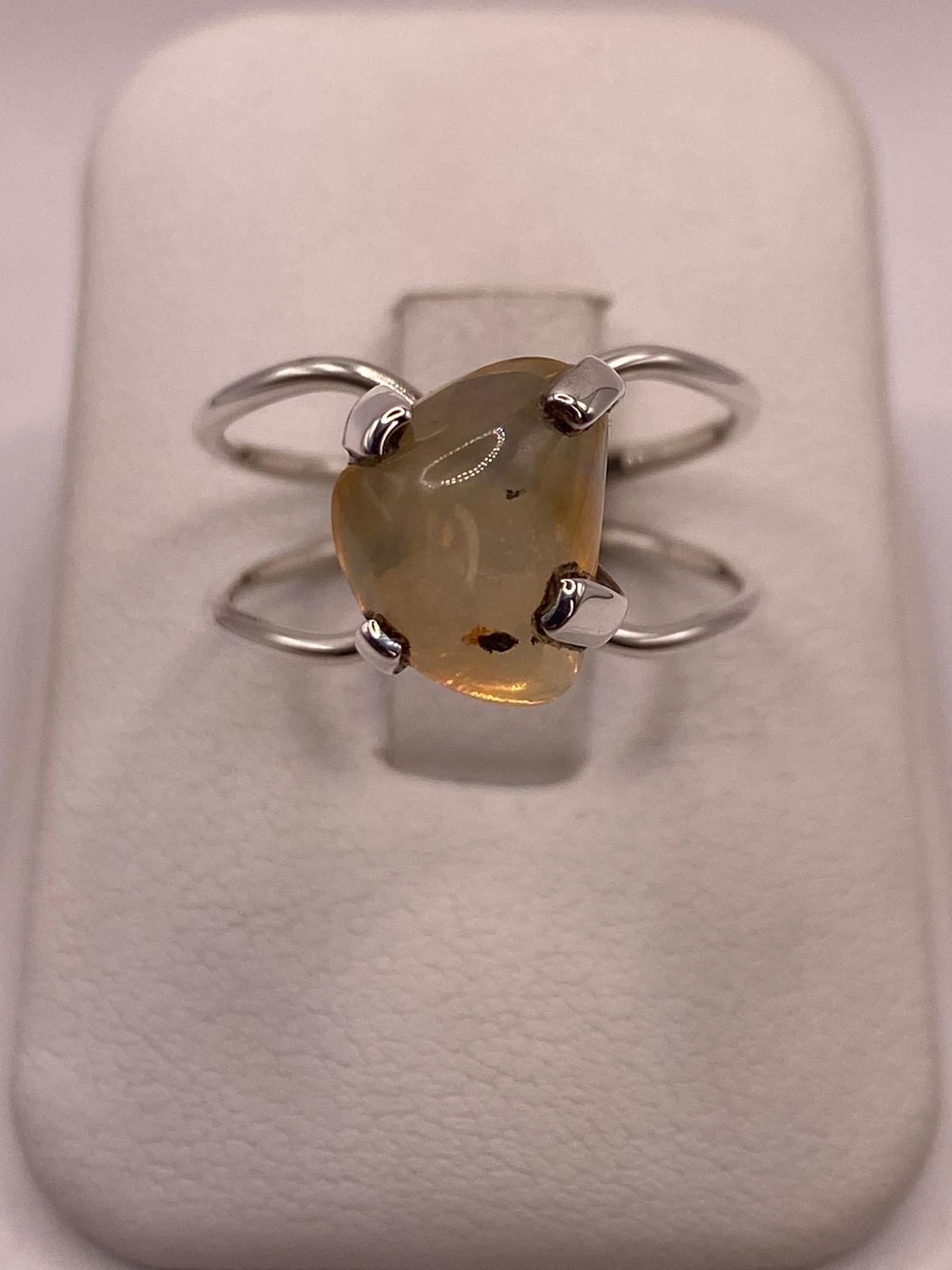 Anillo de Plata Ley 925 con Ámbar Natural