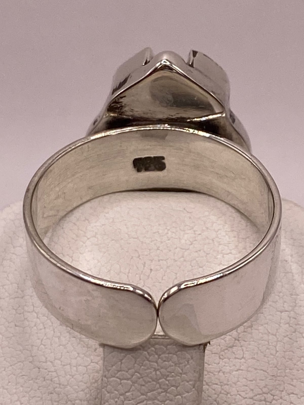 ANILLO DE PLATA LEY 925 CON CORAL ROJO