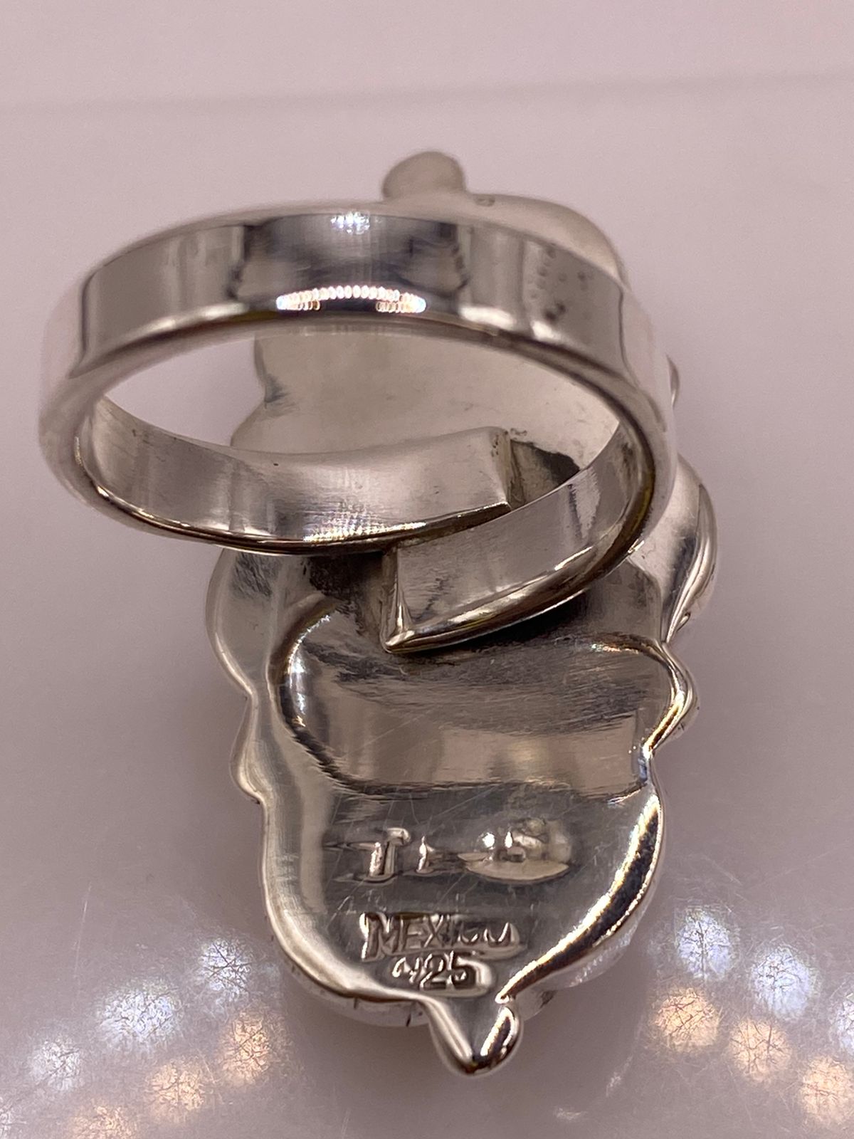 Anillo de Plata Ley 925 con Coral Rojo