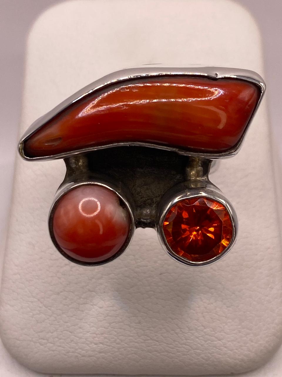 Anillo de Plata Ley 925 con Coralina, Ágata Roja y Zirconia
