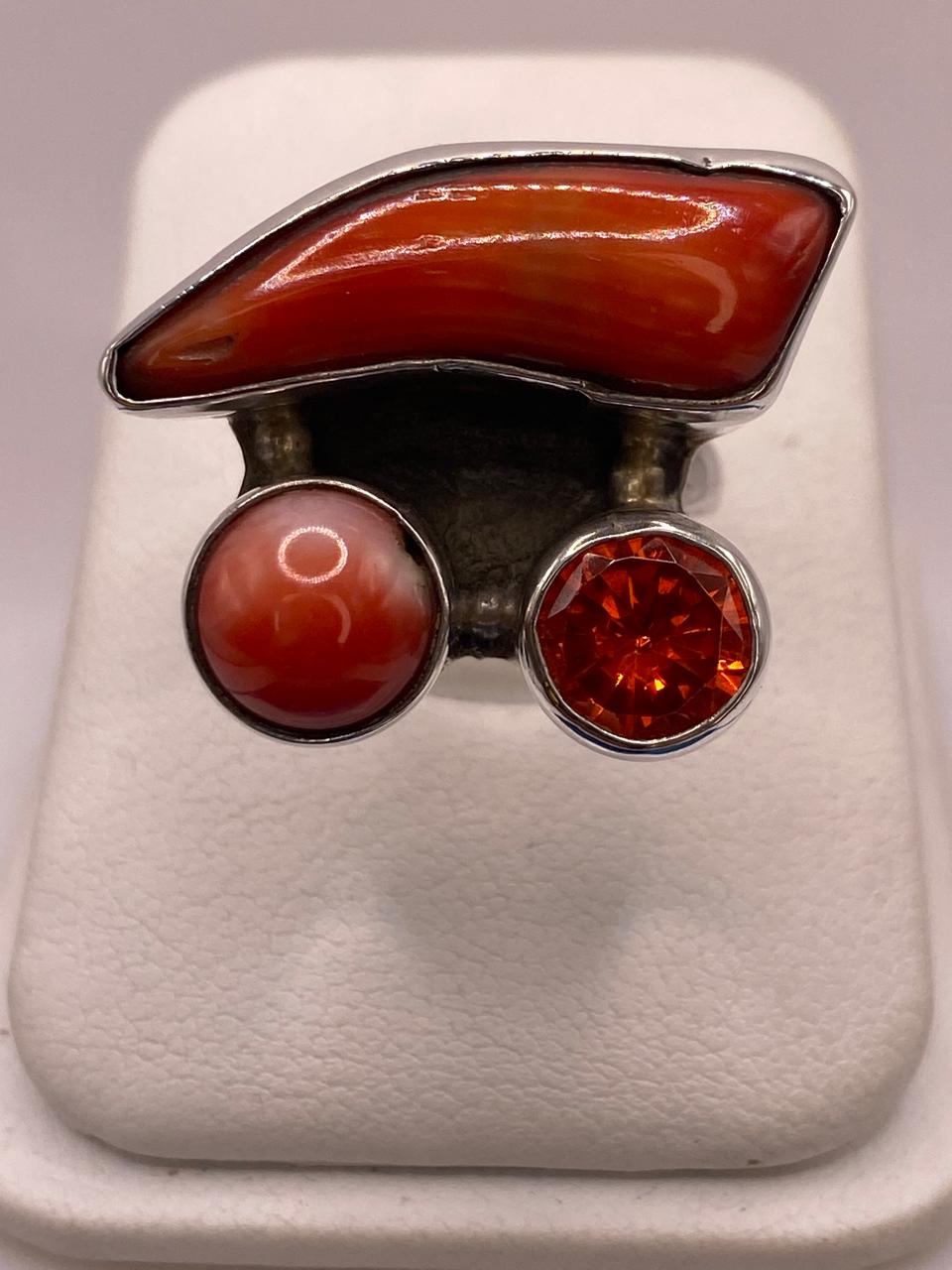 Anillo de Plata Ley 925 con Coralina, Ágata Roja y Zirconia