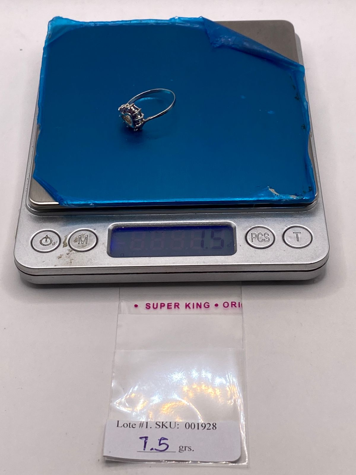Anillo de Plata Ley 925 Diseño Corazón con Zirconias Violetas