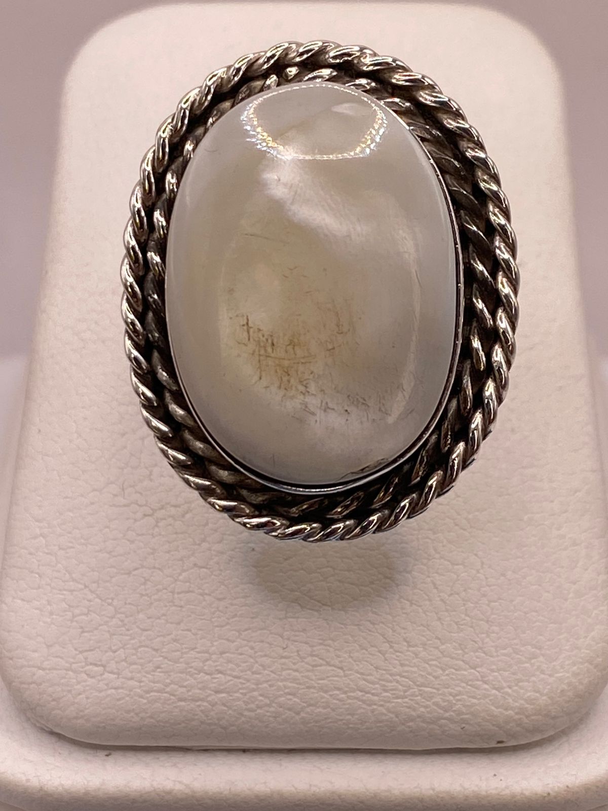 ANILLO DE PLATA LEY 925 CON JADE MARFIL