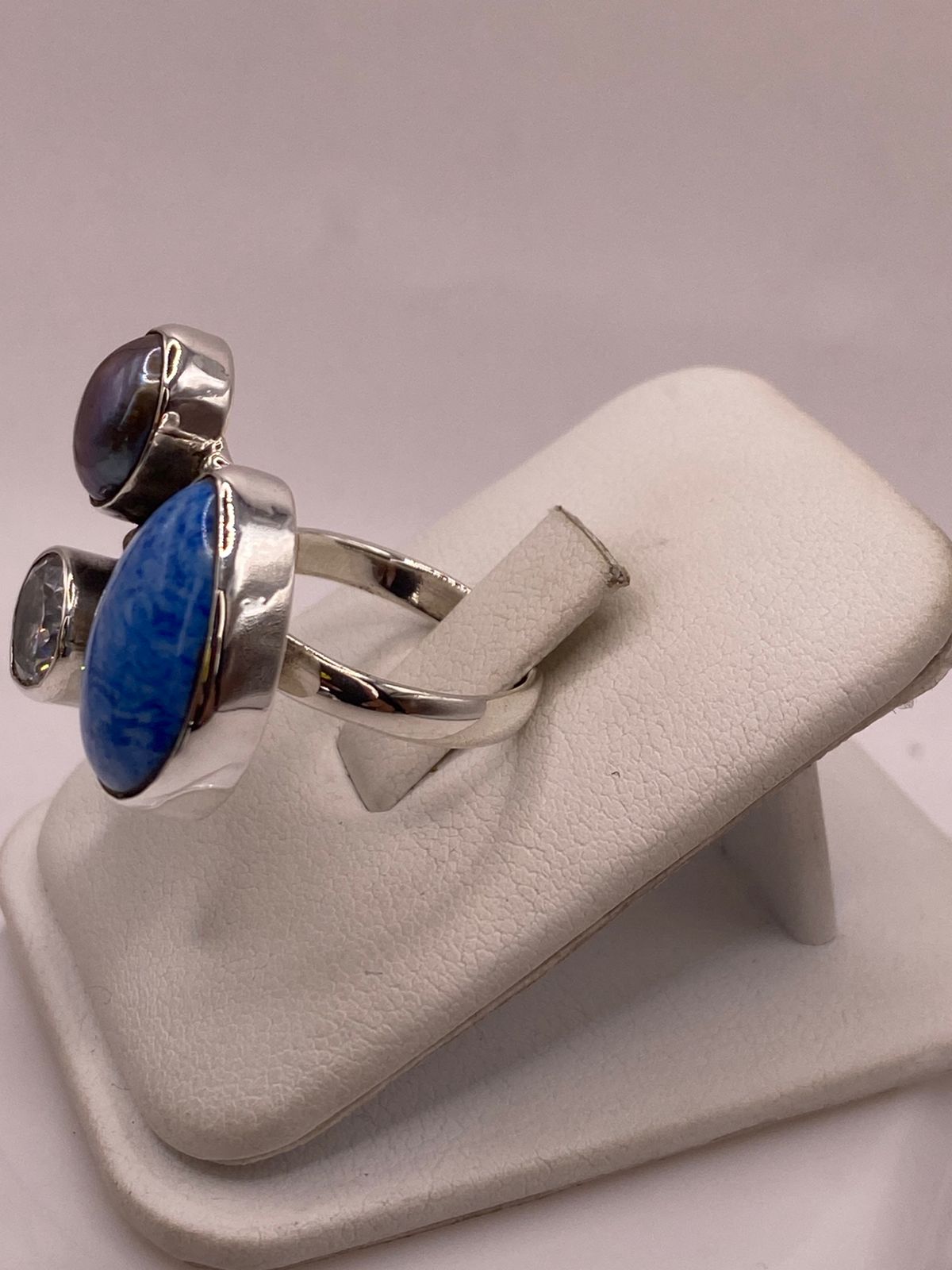 Anillo de Plata Ley 925 con Jaspe Azul, Nácar y Zirconia