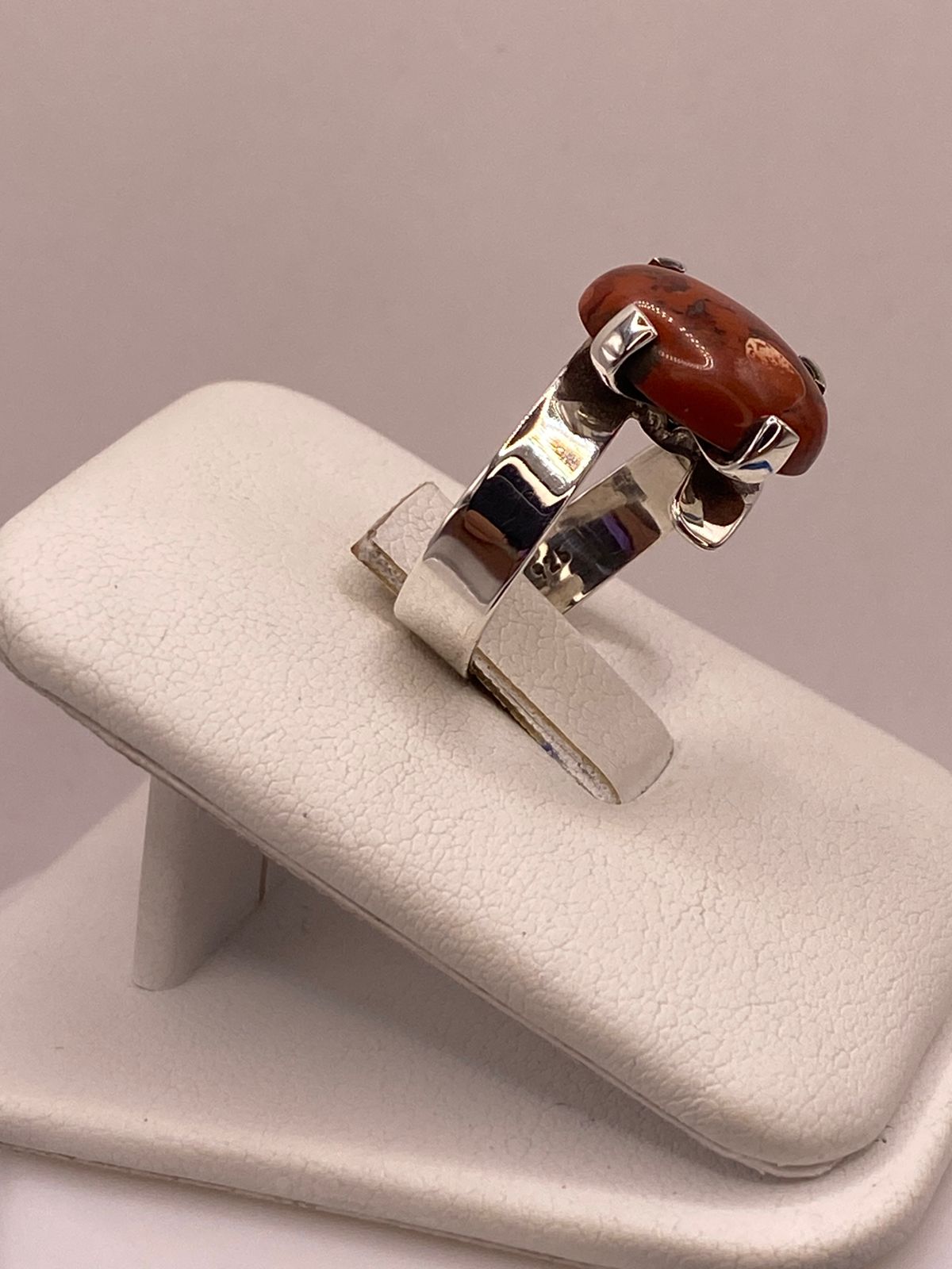 ANILLO DE PLATA LEY 925 CON JASPE ROJO
