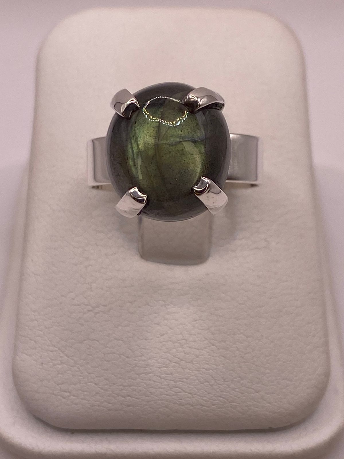 Anillo de Plata Ley 925 con Labradorita Natural