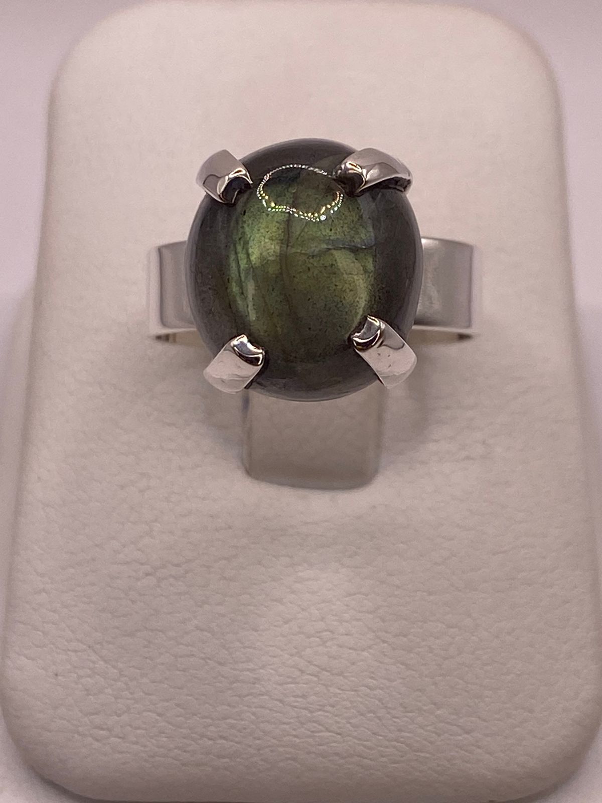 Anillo de Plata Ley 925 con Labradorita Natural