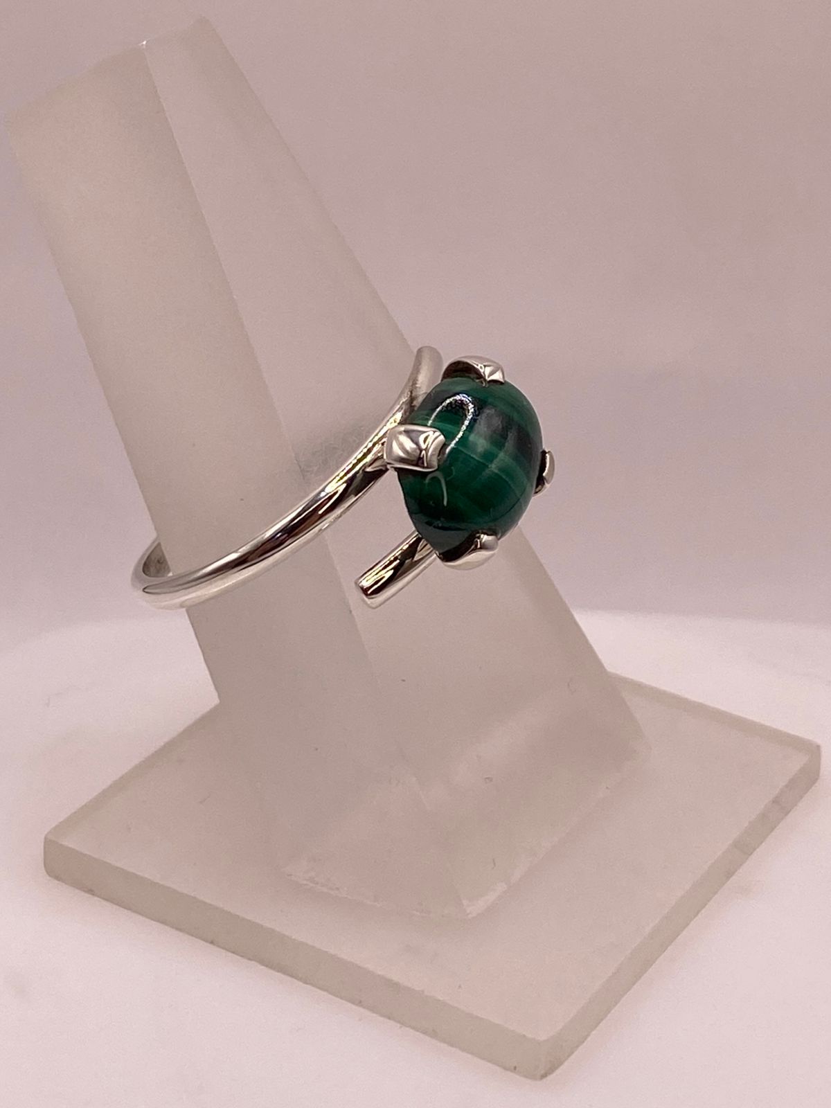 Anillo de Plata Ley 925 con Malaquita Natural