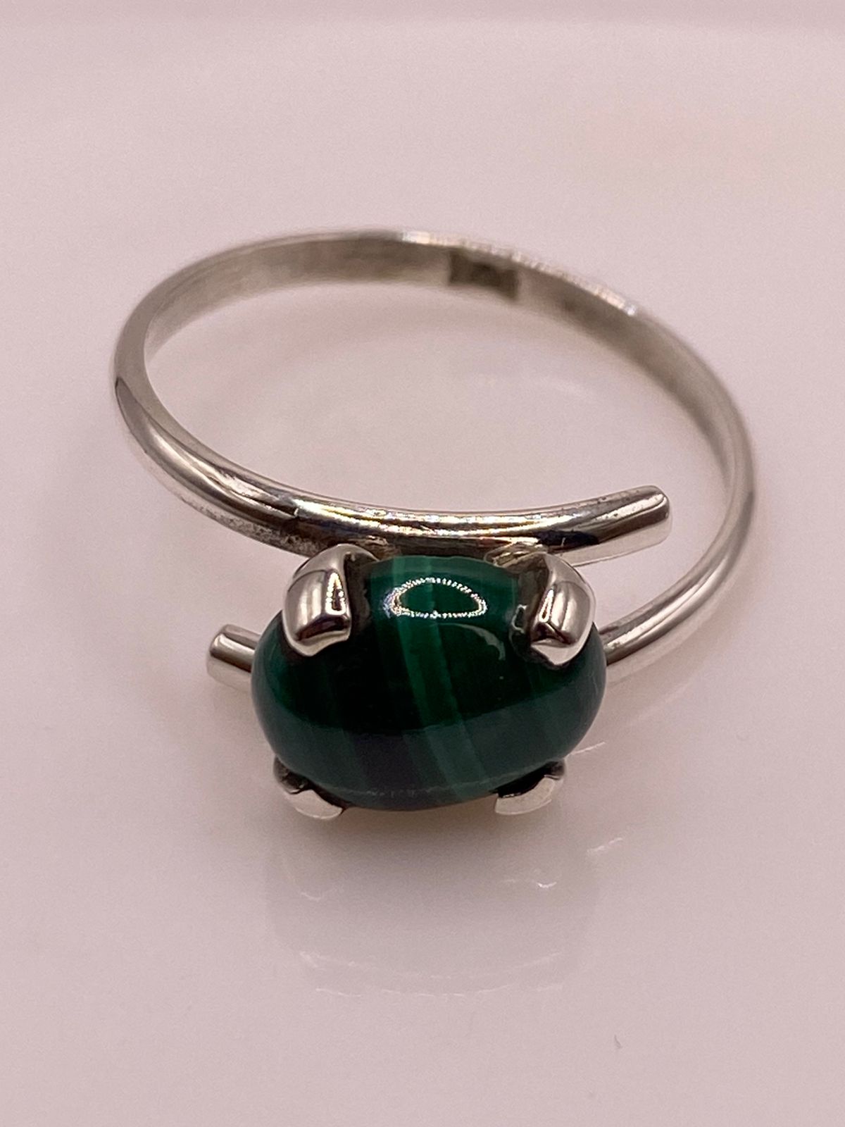 Anillo de Plata Ley 925 con Malaquita Natural