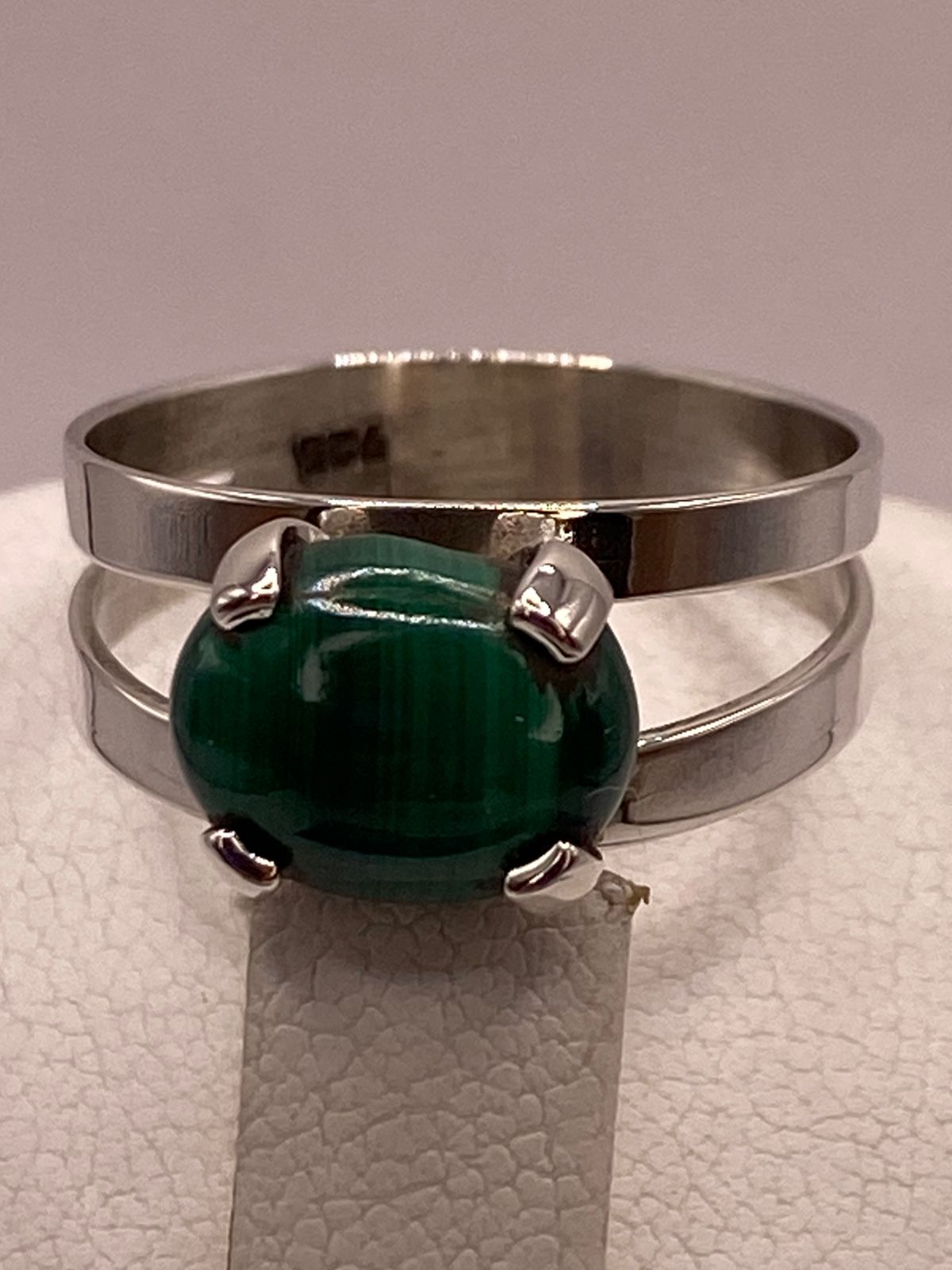 Anillo de Plata Ley 925 con Malaquita Natural