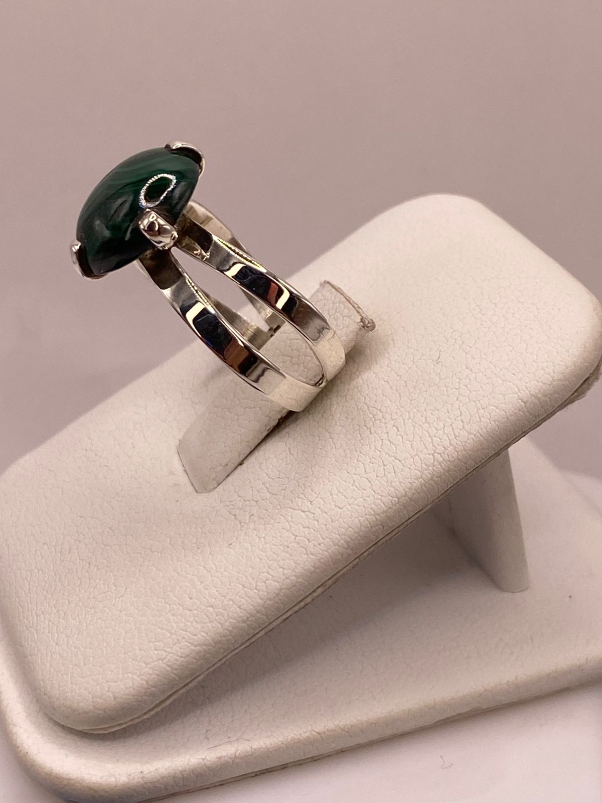 Anillo de Plata Ley 925 con Malaquita Natural