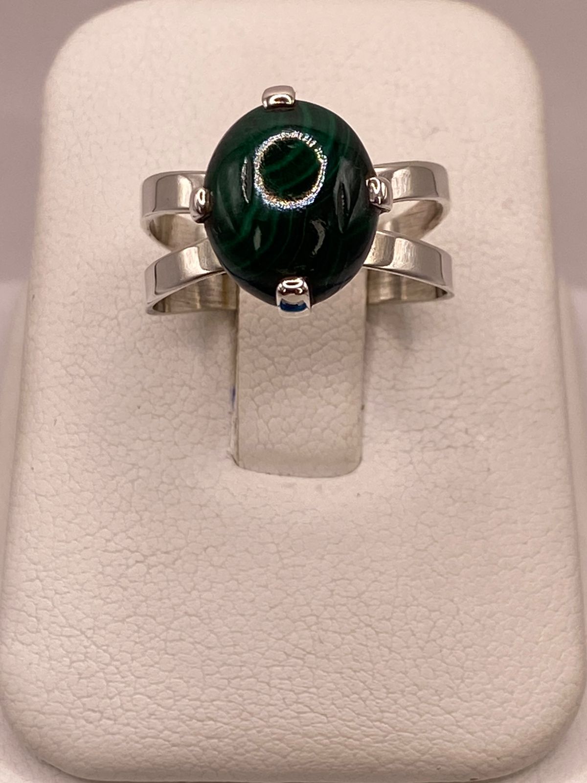 Anillo de Plata Ley 925 con Malaquita Natural