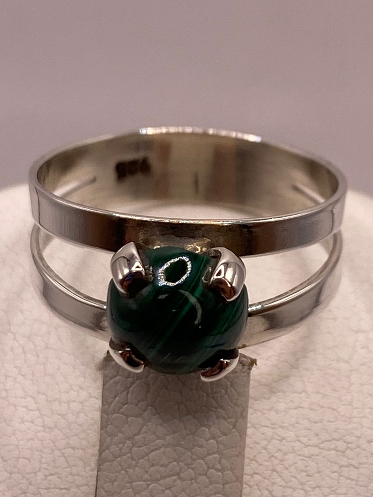 Anillo de Plata Ley 925 con Malaquita Natural