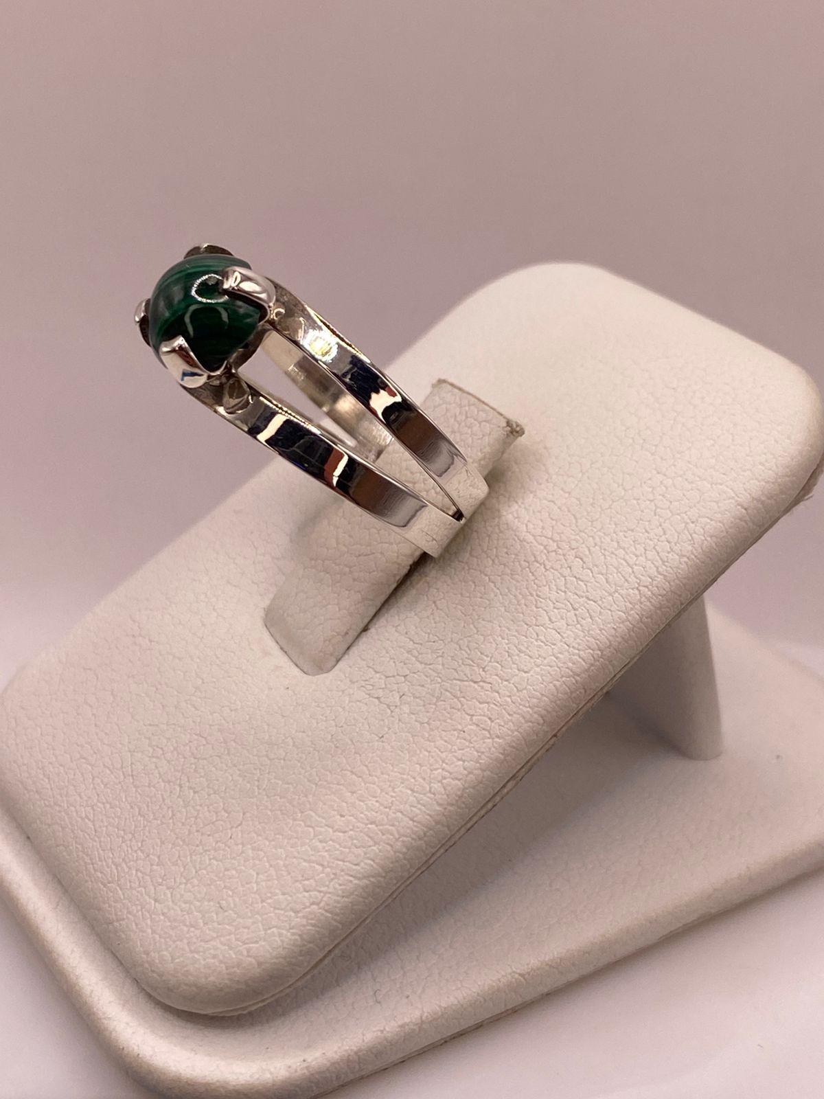 Anillo de Plata Ley 925 con Malaquita Natural