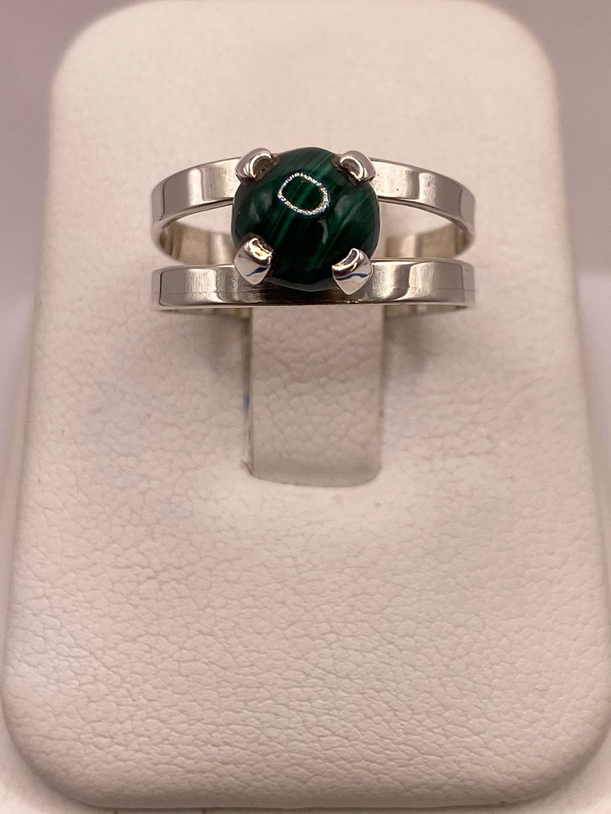 Anillo de Plata Ley 925 con Malaquita Natural