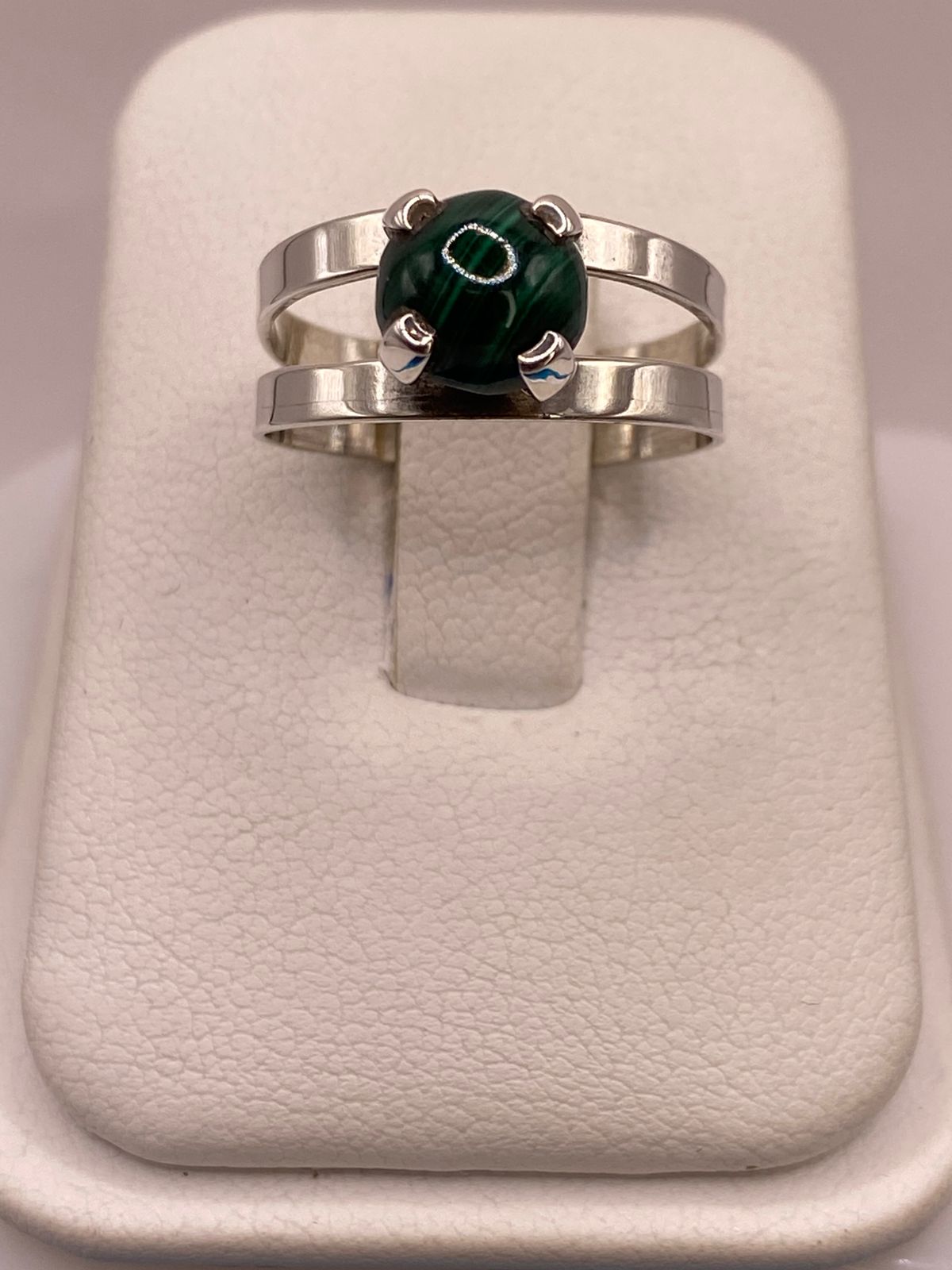 Anillo de Plata Ley 925 con Malaquita Natural
