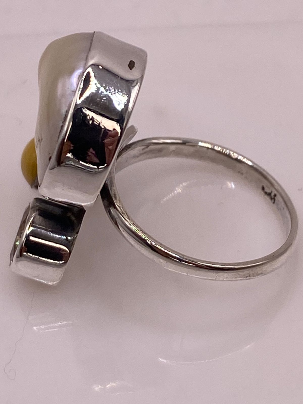 Anillo de Plata Ley 925 con Nácar, Jaspe y Zirconia