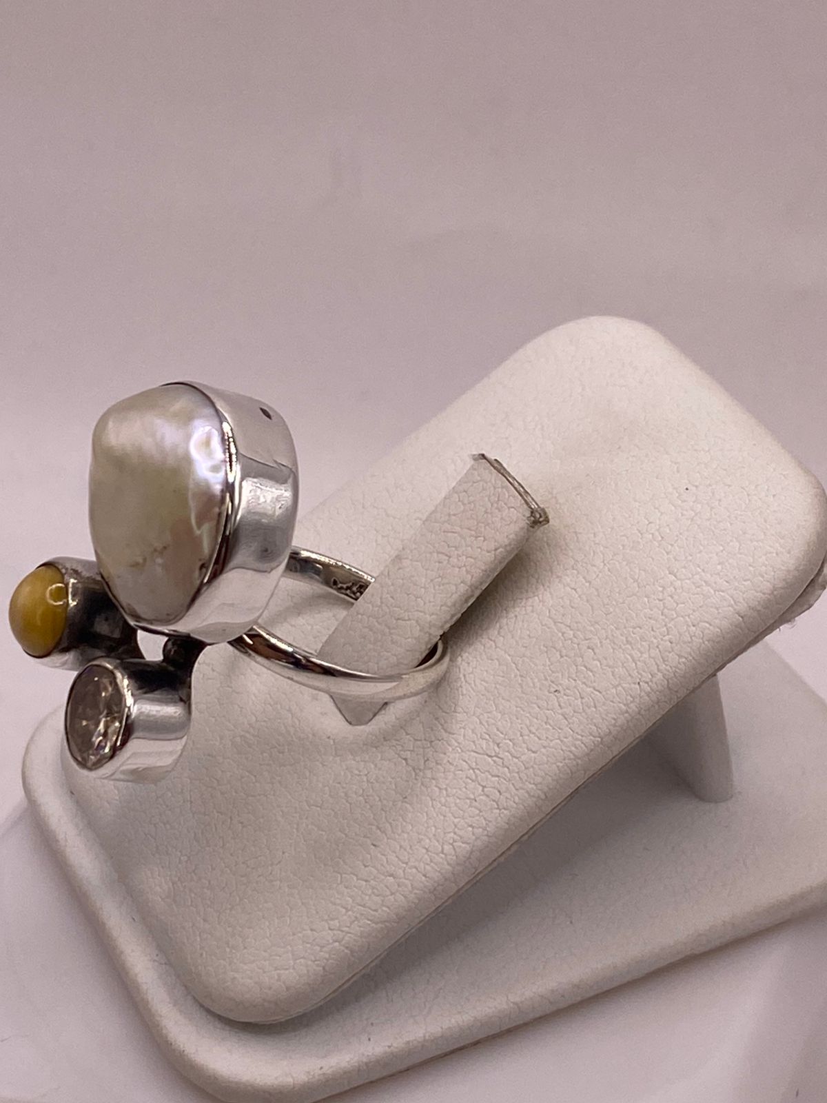 Anillo de Plata Ley 925 con Nácar, Jaspe y Zirconia