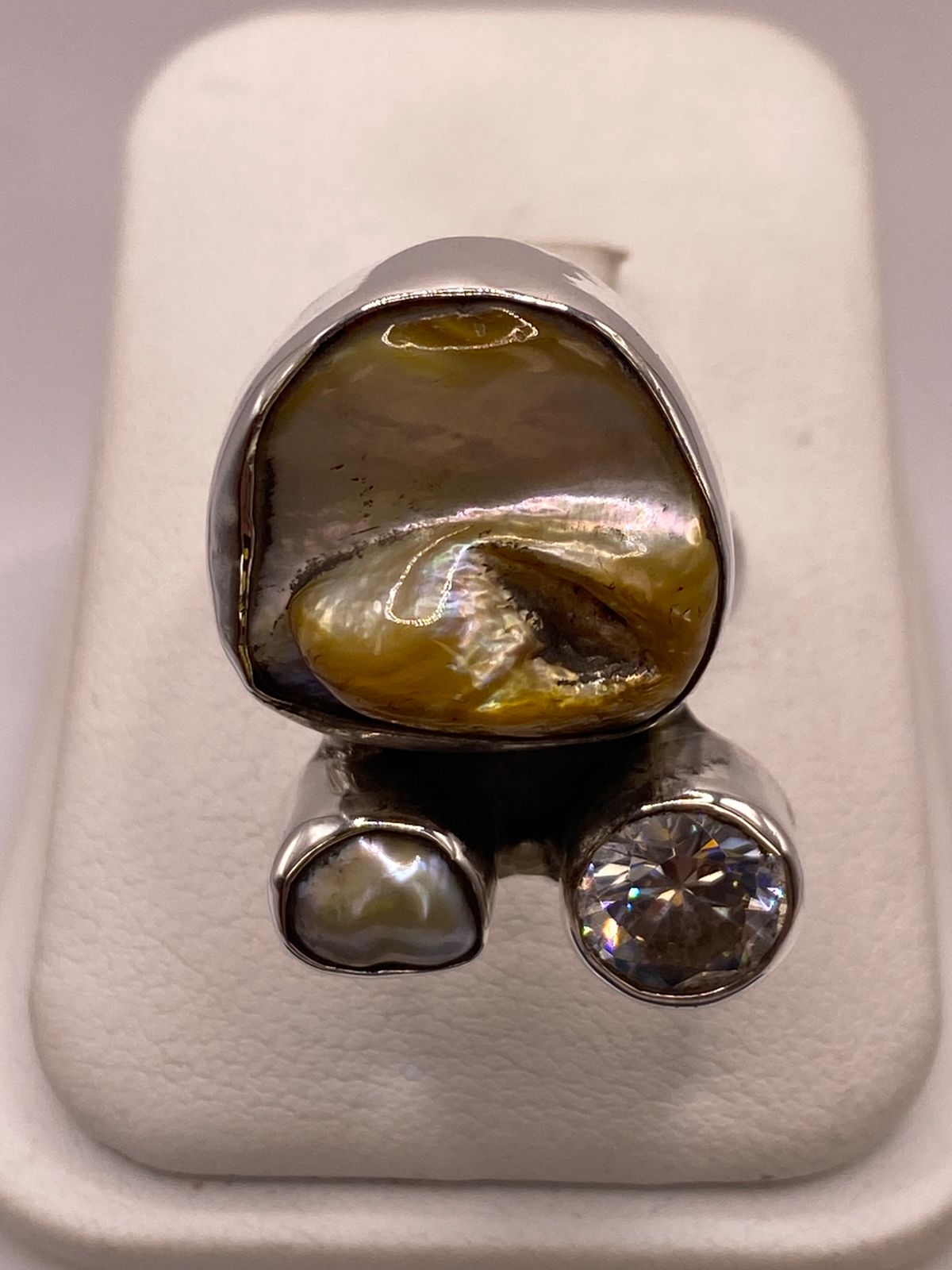 Anillo de Plata Ley 925 con Nácar y Zirconia