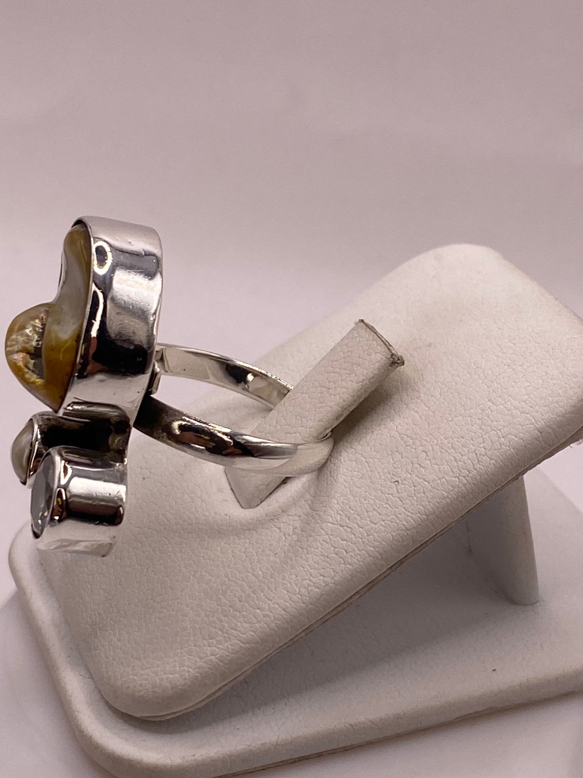 Anillo de Plata Ley 925 con Nácar y Zirconia