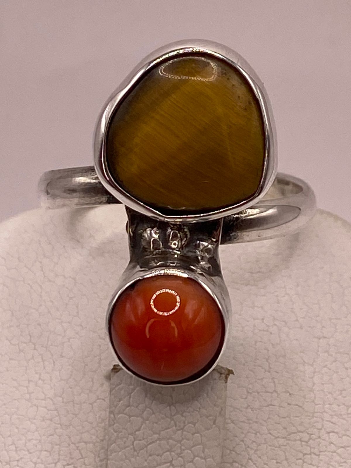 Anillo de Plata Ley 925 con Ojo de Tigre y Cornalina