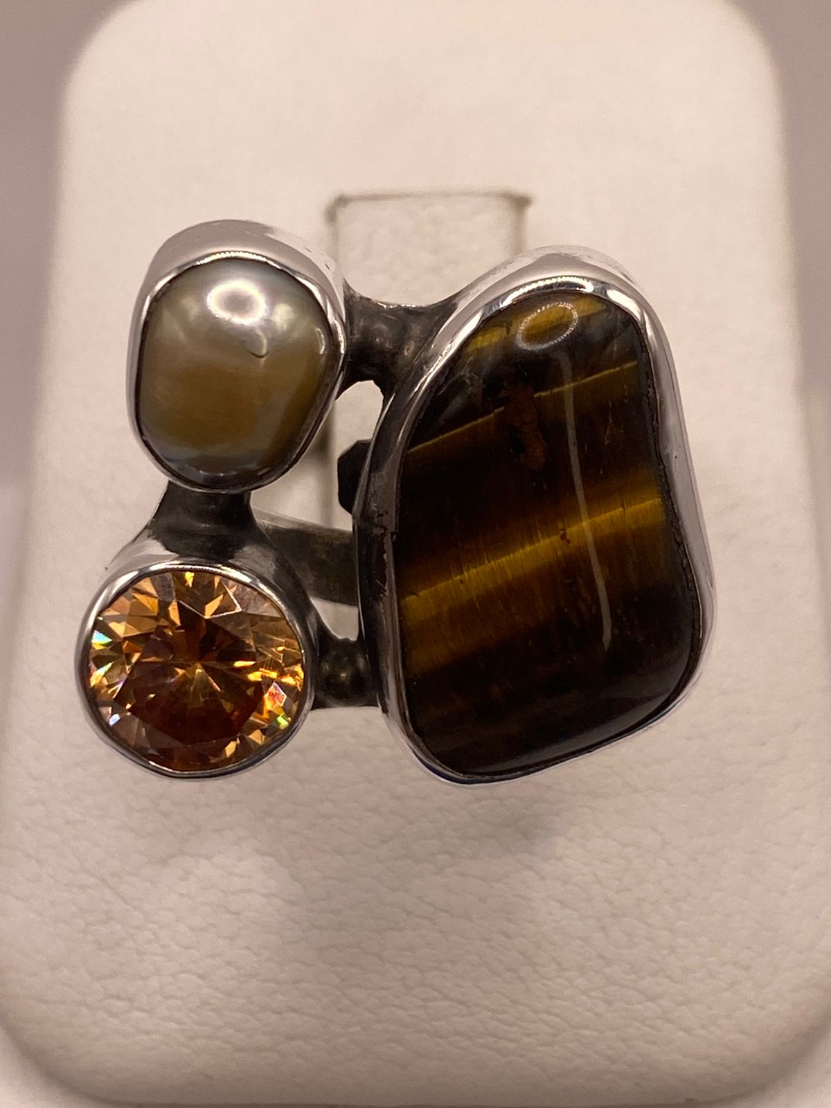ANILLO DE PLATA LEY 925 CON OJO DE TIGRE, NÁCAR Y ZIRCONIA
