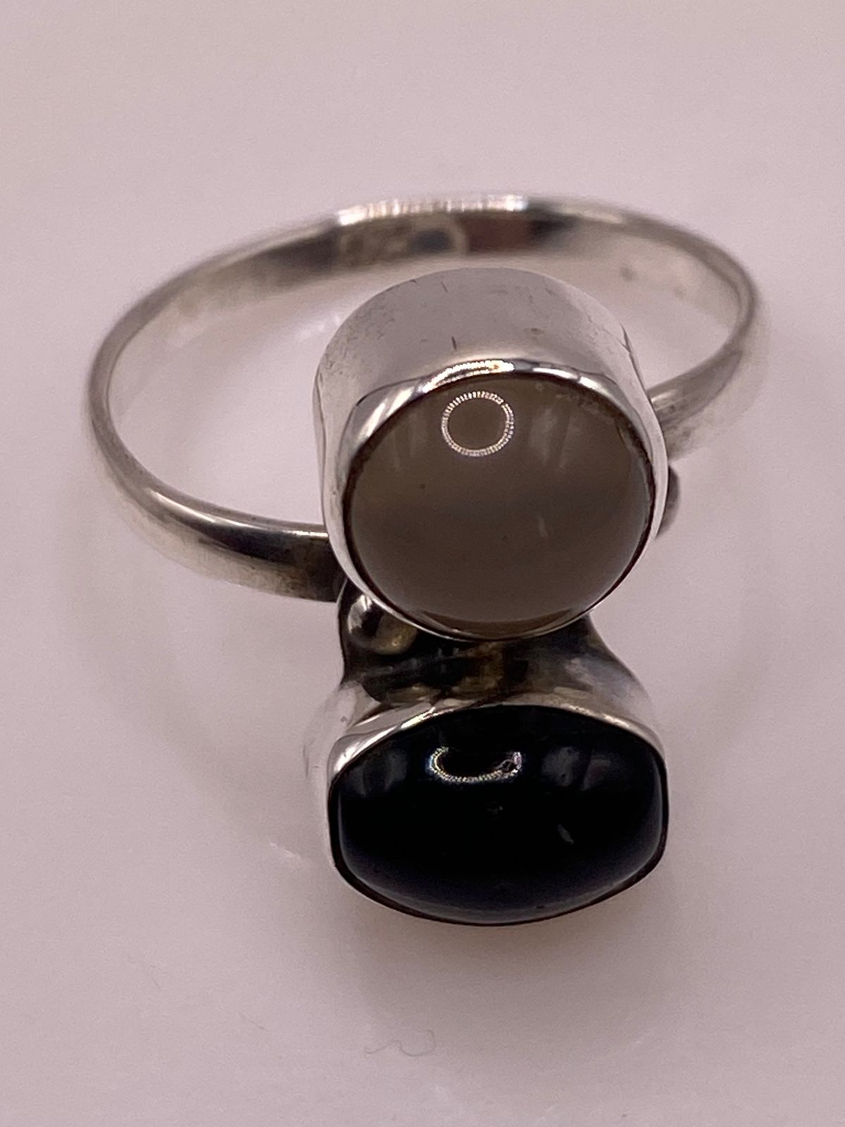 Anillo de Plata Ley 925 con Ónix Negro y Ágata Gris